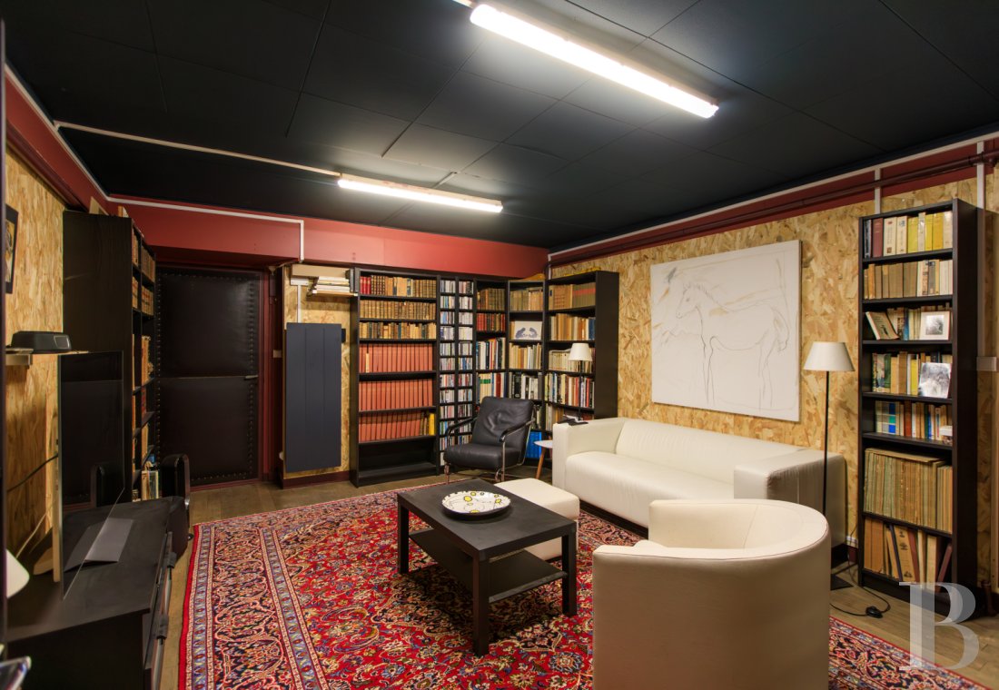 En Saône-et-Loire, à Mâcon, une villa et son jardin entièrement de style Art déco - photo  n°52